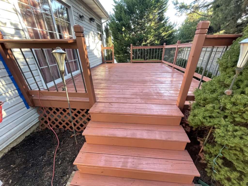 Best Fence and Deck Staining Service